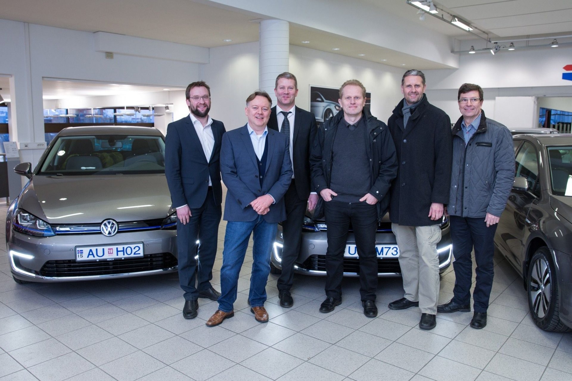Rafmagnaðir Volkswagen e-Golf afhentir